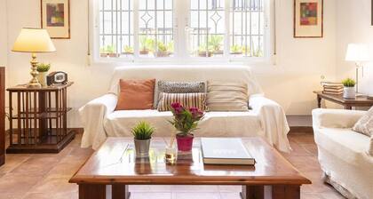 Cozy house with courtyard in the heart of Granada