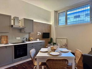 Apartemen, 1 kamar tidur | Ruang makan