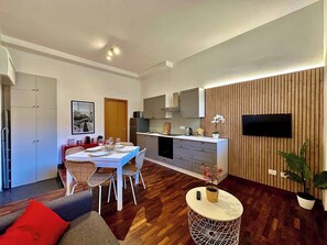 Apartamento, 1 quarto | Sala de jantar