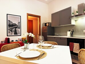 Apartamento, 1 habitación | Comedor