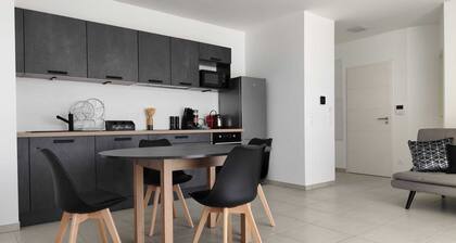 Charmant T2 neuf, terrasse & jardin, entre Lac Léman et montagnes