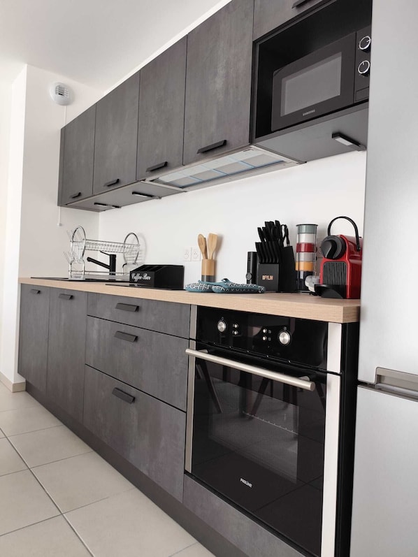 Microwave, oven, stovetop, dishwasher