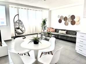 Apartment, Smoking | 2 bedrooms, Internet