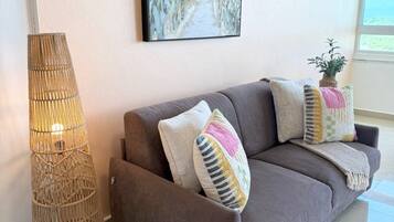 Apartment, Smoking