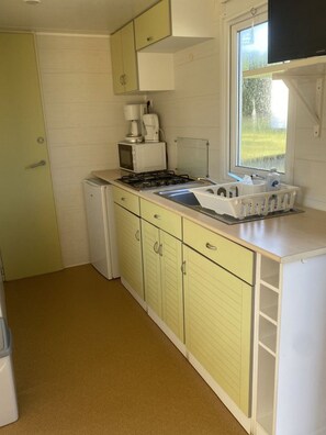 Microwave, oven, coffee/tea maker, toaster