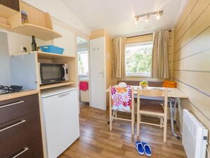 Micro-ondes, four, cafetière/bouilloire