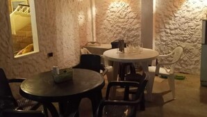 Kamer, 1 slaapkamer, toegankelijk voor mindervaliden, roken | Dineerruimte