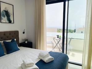 3 chambres, fer et planche à repasser, Wi-Fi gratuit, draps fournis