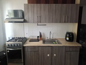 Apartment, 3 Schlafzimmer, barrierefrei, Poolblick | Innenbereich