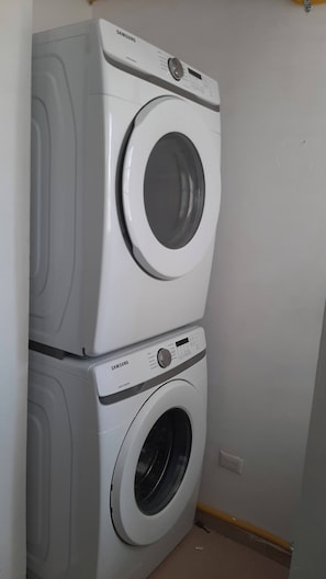 Departamento, 3 habitaciones, con acceso para personas discapacitadas, vista a la alberca | Interior