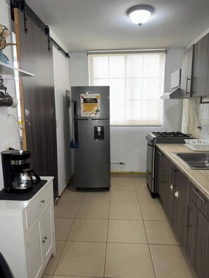 Appartement, 3 slaapkamers, toegankelijk voor mindervaliden, uitzicht op zwembad | Interieur