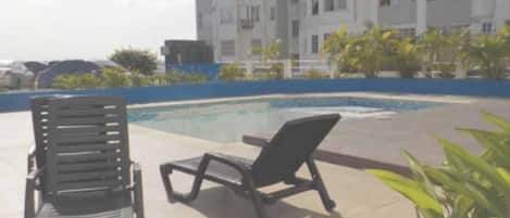 Appartement, 3 chambres, accessible aux personnes à mobilité réduite, vue sur la piscine | Piscine | Piscine extérieure