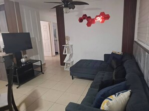 Apartment, 3 Bedrooms, Accessible, Pool View | Living room