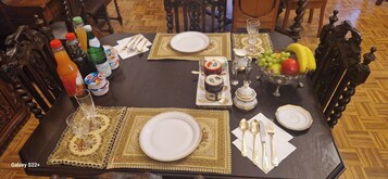 Daily English breakfast (EUR 7.99 per person)