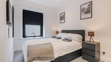 2 bedrooms, iron/ironing board, free WiFi, bed sheets