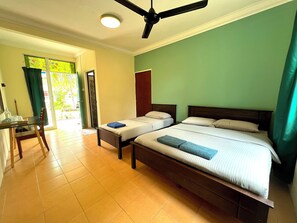 Chambre Familiale, non-fumeurs | Bureau, Wi-Fi gratuit