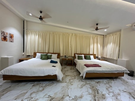 Royal Double Room | Desk, free WiFi