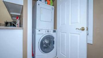 TV connectée de 55 pouces avec chaînes numériques, Netflix, Hulu