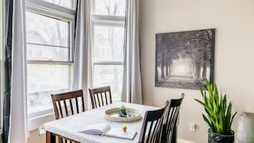 Jungle Aura | Dining room