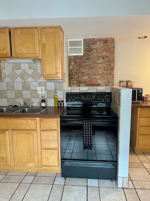 Casa exclusiva, para não fumantes, ar-condicionado | Cozinha privada | Geladeira grande, micro-ondas, fogão, cooktop