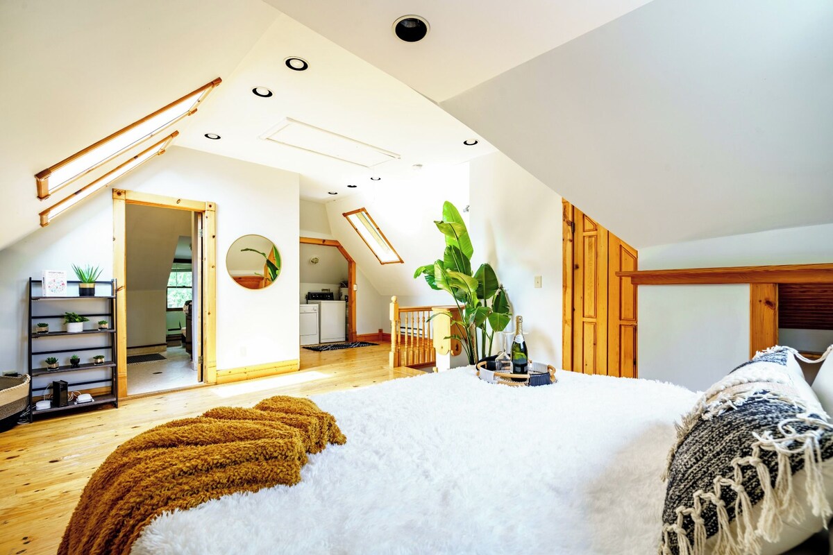 Jungle Cabin | Egyptian cotton sheets, premium bedding, memory foam beds