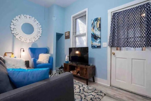 55-inch Smart TV with digital channels, Netflix, Hulu