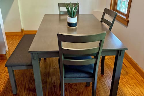 Jungle Cabin | Dining room