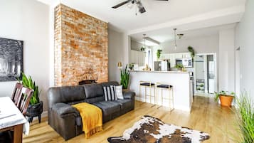 Jungle Aura | Living area