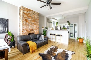 Jungle Aura | Living area