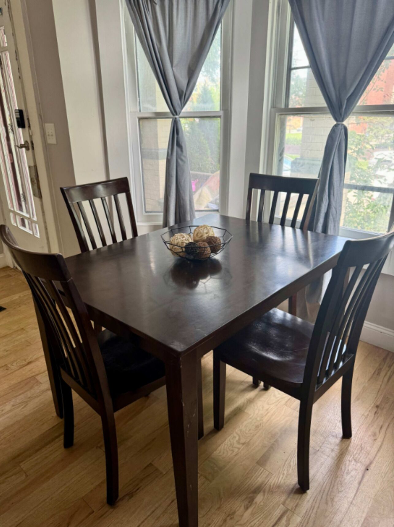 Jungle Aura | Dining room