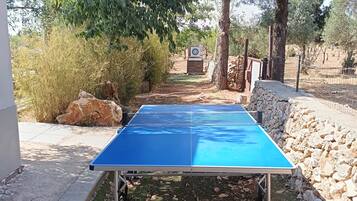 Children’s play area – outdoor