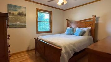 Signature House, 3 Bedrooms, Patio, Mountain View | Individually decorated, individually furnished, laptop workspace