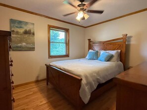 Signature House, 3 Bedrooms, Patio, Mountain View | Individually decorated, individually furnished, laptop workspace