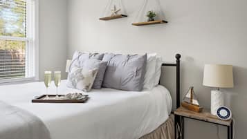 3 bedrooms, iron/ironing board, free WiFi, bed sheets