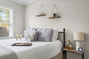 3 bedrooms, iron/ironing board, Internet - Southern Comfort | Minutes to CHS | Grill! (Mt Pleasant)