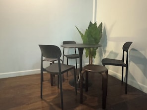 House, 2 Bedrooms | Dining room