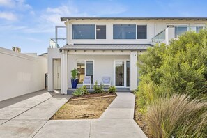 Exterior - Dolphin Spotting at Seaview Retreat (Shoalwater)