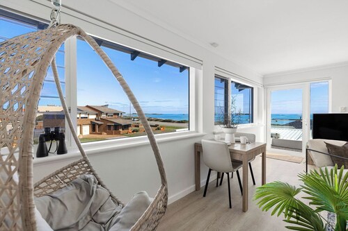 Dolphin Spotting at Seaview Retreat