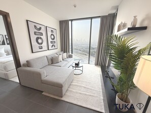 TV, fireplace - Lux - 2BR - Spacious - Burj Khalifa View - New Building (دبي)