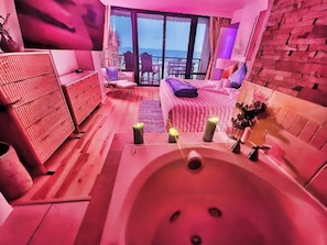 1 bedroom, internet, bed sheets