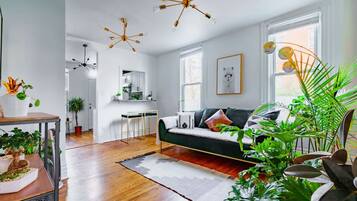 House | 3 bilik tidur, meja, Internet