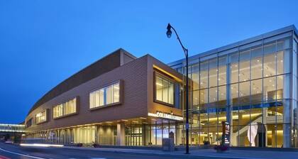 Over 4 500 Reviews Prime Location Parking Free