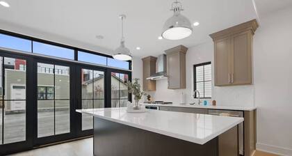 Short North Convention King Bed Parking Free