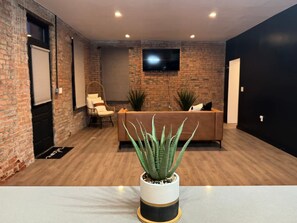 House | 2 bedrooms - Short North Convention King Bed Parking Free (Columbus)