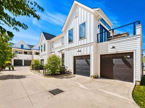 6 bedrooms - Short North Convention Garage Parking (Columbus)
