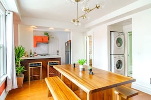 House | 2 bedrooms - Prime Location Top Rated Clean Parking Free (Columbus)