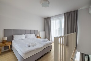 Deluxe Apartment, Mezzanine