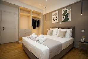 Iron/ironing board, Internet, bed sheets
