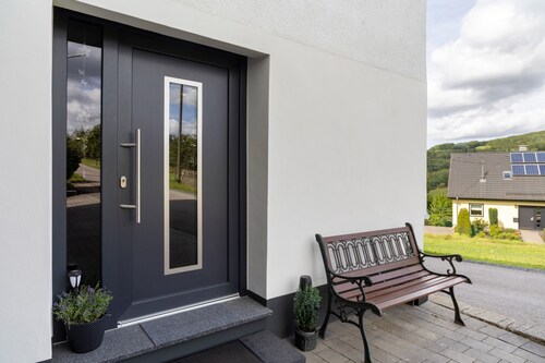 Ferienwohnung 'Christa' mit Bergblick, privater Terrasse und WLAN