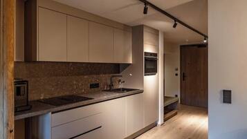 Kühlschrank, Ofen, Herdplatte, Geschirrspüler